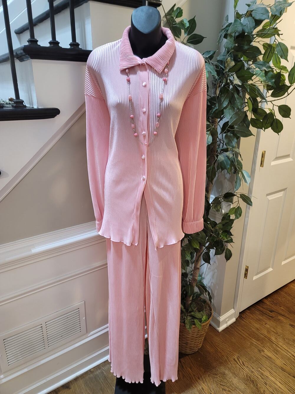 Lounge Set Women's SZ XL Pink Pleated Button Up Front Drop Shoulder Lettuce Hem